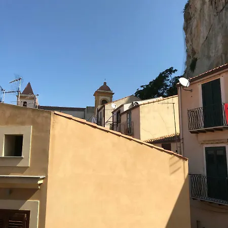 Appartamento Saraceni 20 *