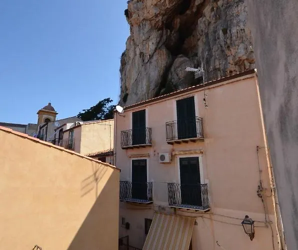 Saraceni 20 Appartamento *